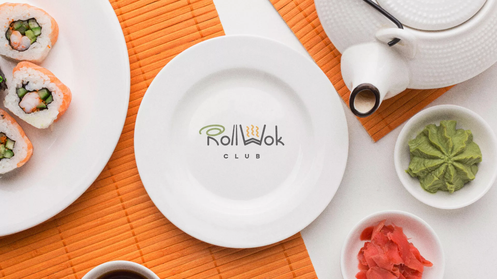 Разработка логотипа и фирменного стиля суши-бара «Roll Wok Club» в Закаменске